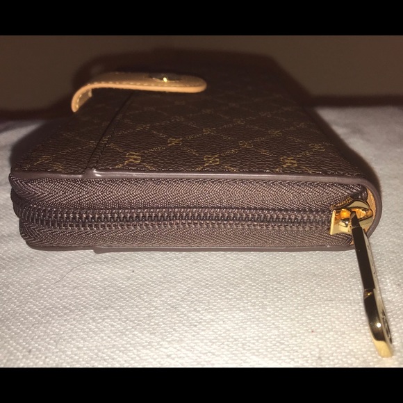 RR Rioni Button Zip Wallet - Picture 5 of 8